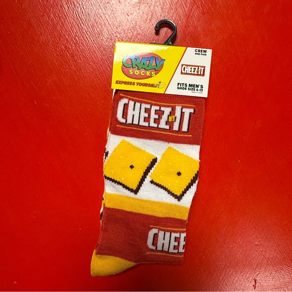 NWT CRAZY SOCKS EXPRESS YOURSELF CHEEZE ITS CRACKERS CREW SIZE 6-12